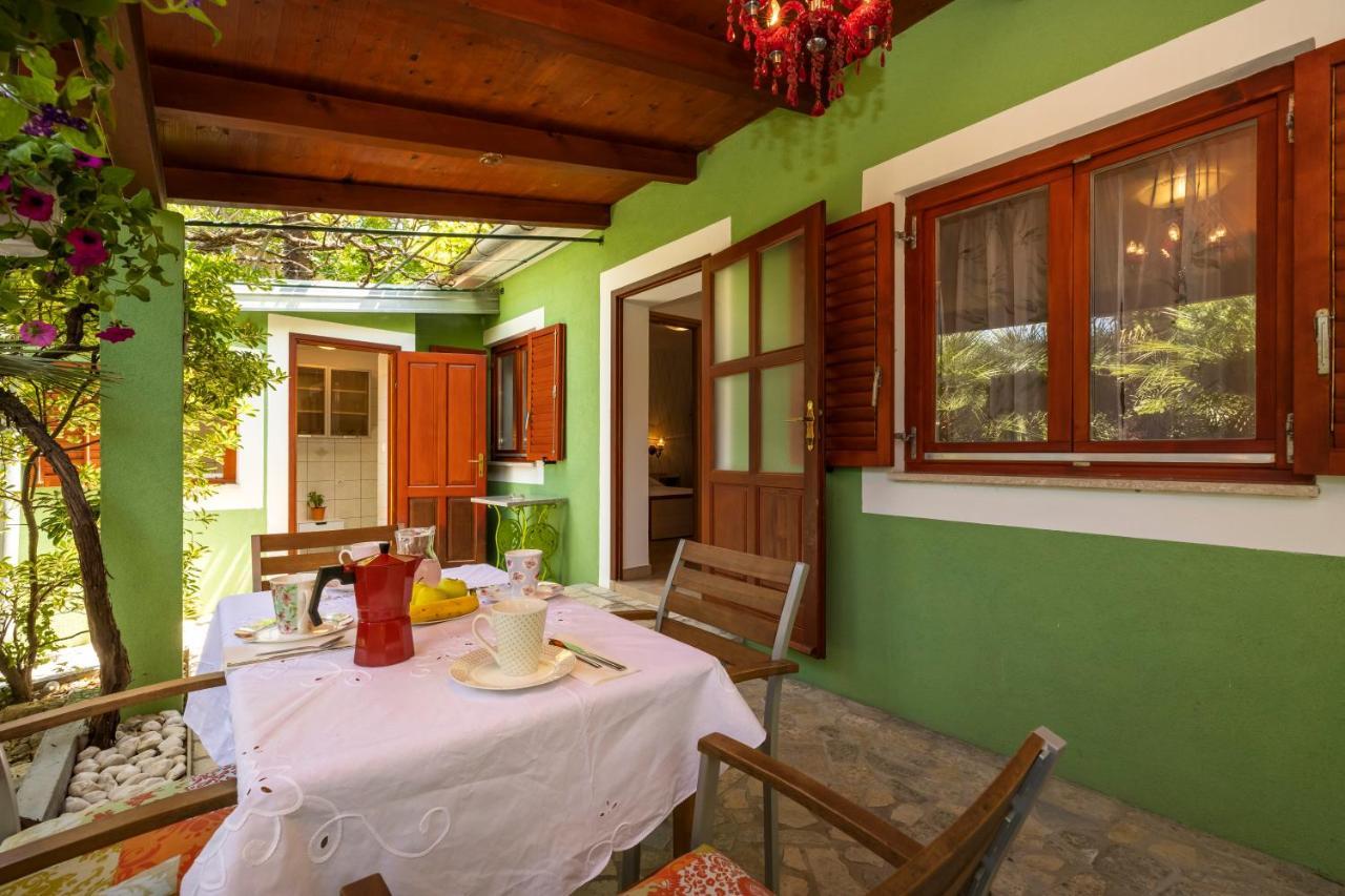 Apartments Dominik Mali Lošinj Exterior foto